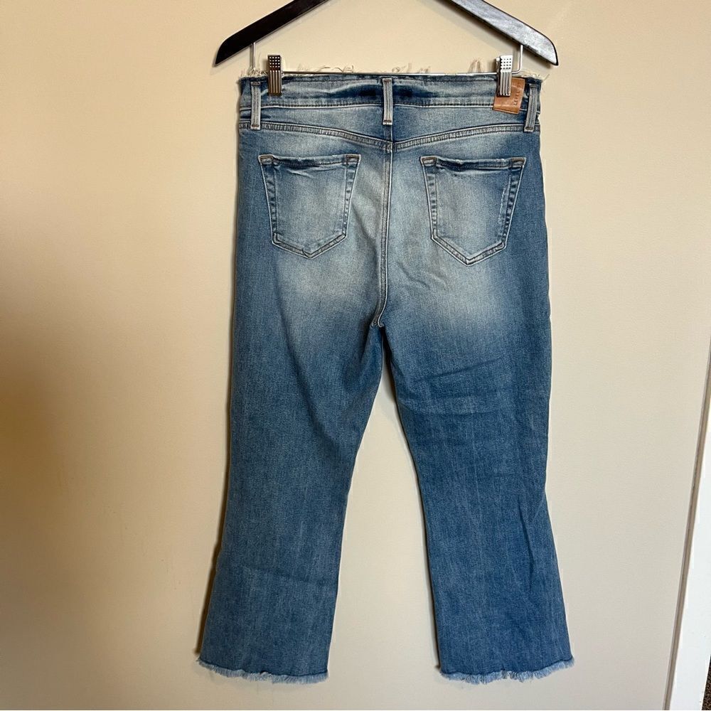Level 99 Crop Step Frayed Hem - Picture 3 of 12